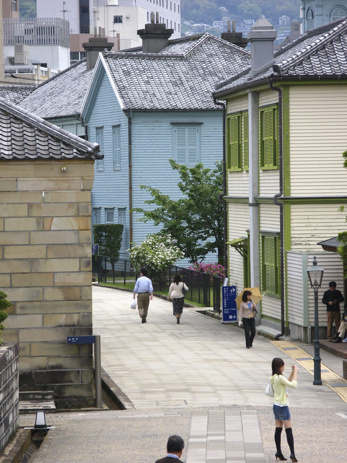 Historical illustration of Dejima trading post from 1770