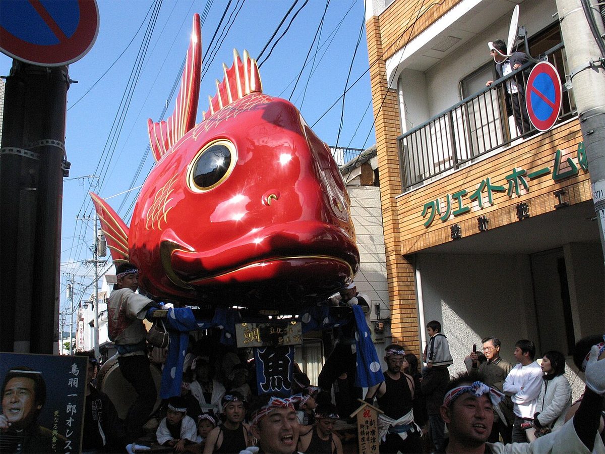 The Tai sea bream hikiyama float from Karatsu Kunchi, lacquered in red and gold